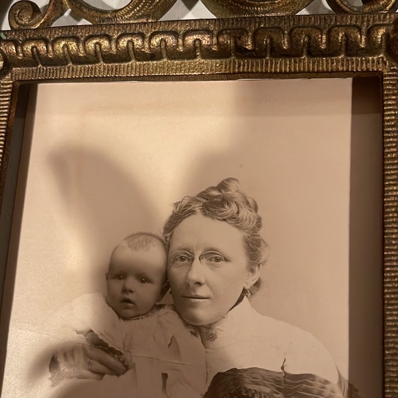 Antiquarian Ornate Gilt Metal Picture, Photo Portrait Frame & Easel Stand - Picture 8 of 16